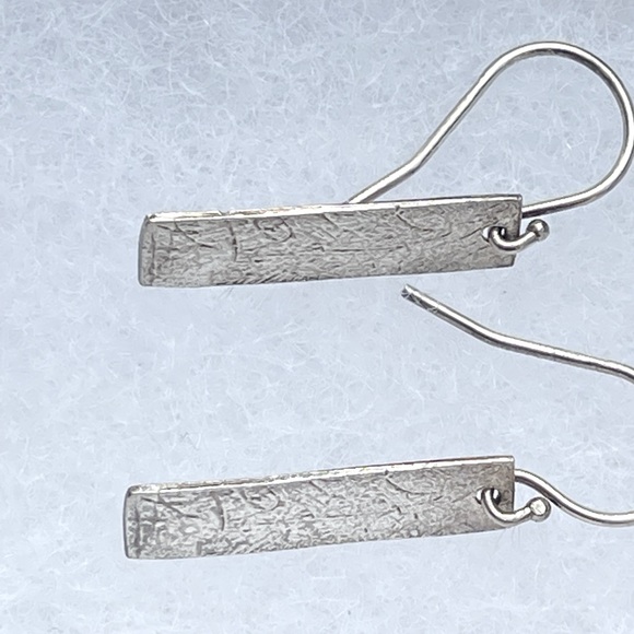 Silpada Albuquerque rectangular drop earrings in textured sterling silver - Picture 3 of 6